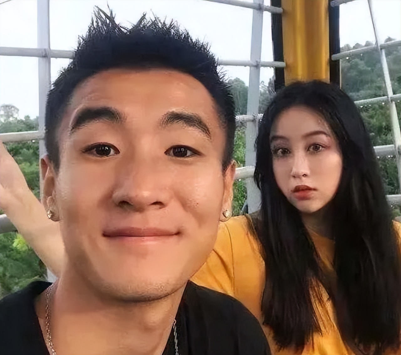 韦世豪老婆吴雅家世,韦世豪妻子吴雅是什么星座