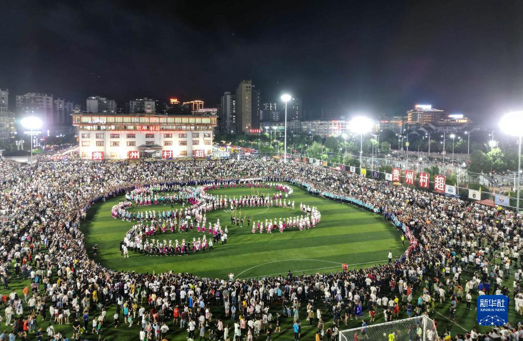 村超跟淄博烧烤谁更火,贵州村超vs淄博烧烤
