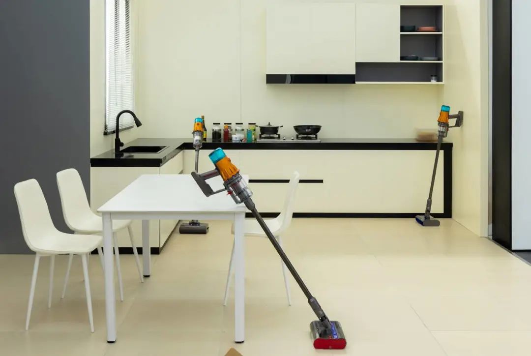 戴森吸尘器配的洗地刷头是正品吗,戴森吸尘器有洗地的功能吗