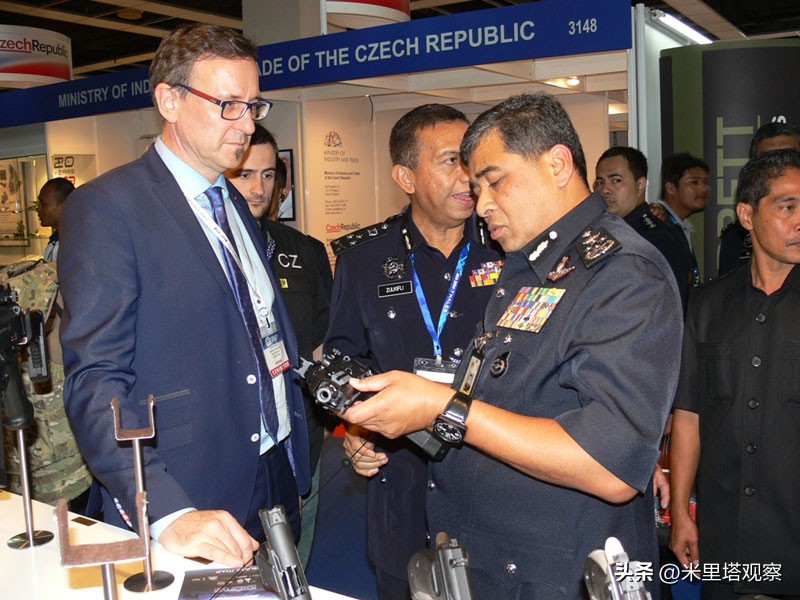 马来西亚警察的新冲锋枪