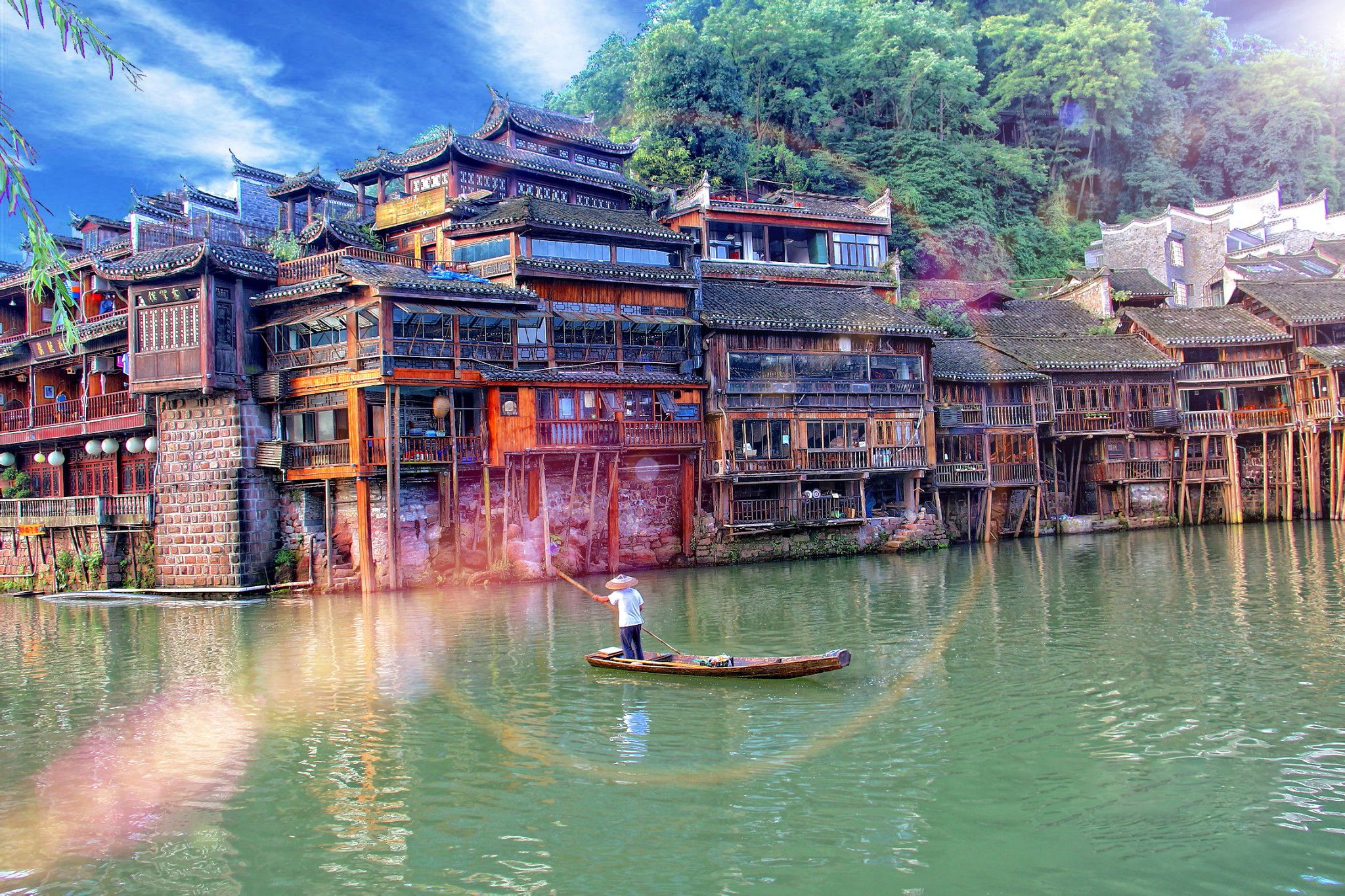 凤凰古城哪些景点需要门票免费,凤凰古城景点历史故事及传说