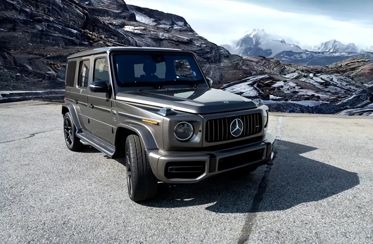 成都奔驰租车多少钱一天,成都租赁奔驰价格多少