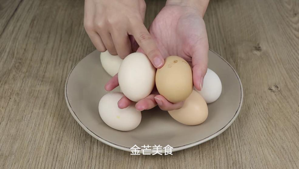 你买的鸡蛋是新鲜的吗,鸡蛋怎么选择是不是新鲜的