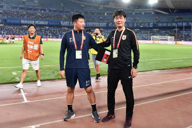 国足主教练李霄鹏,李霄鹏担任国足主教练