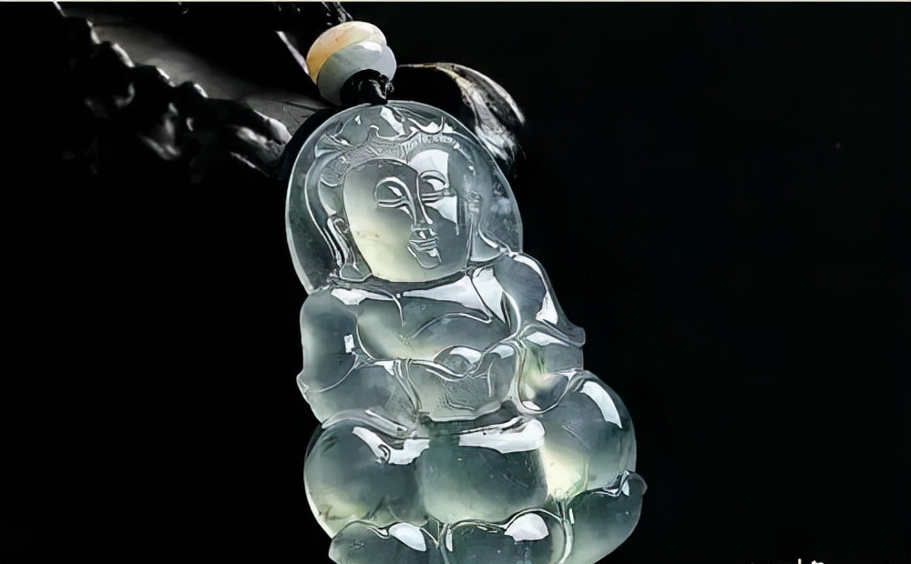 缅甸翡翠的市场价格如何 (今年夏天缅甸翡翠的价格)