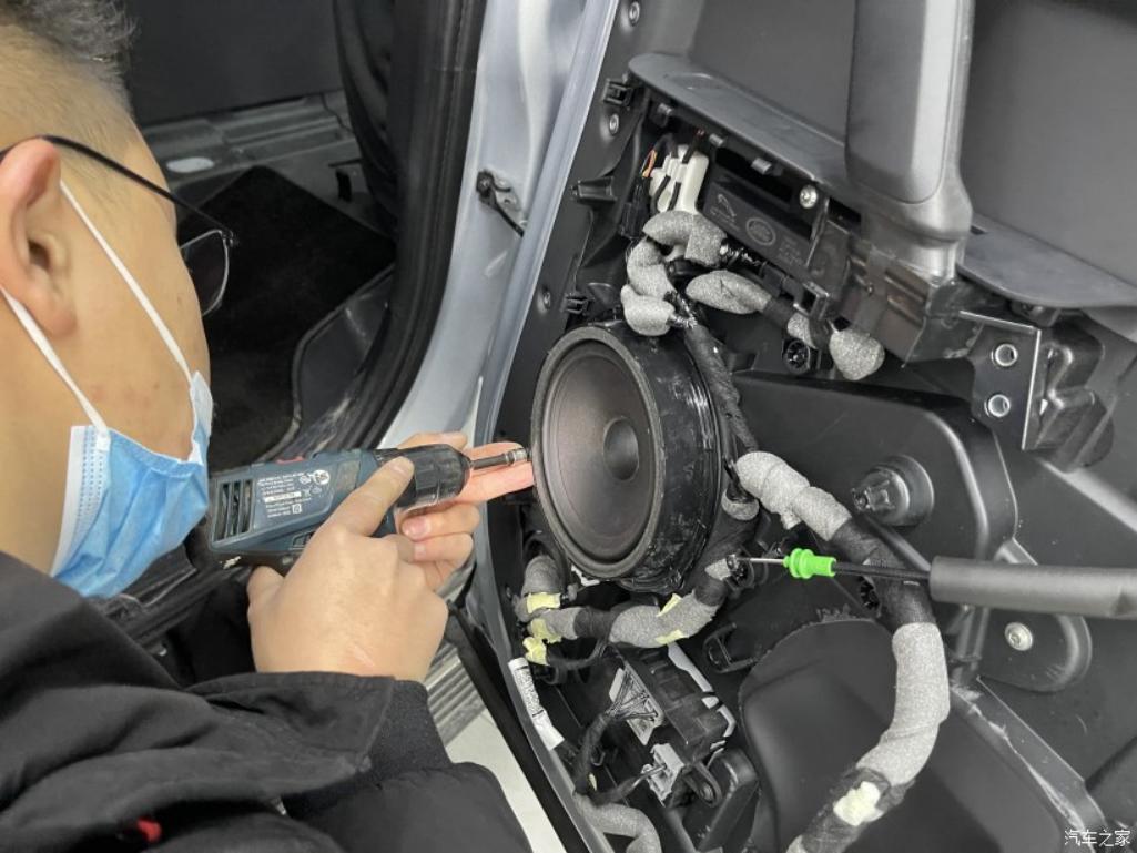 路虎卫士单色内饰氛围灯图解,路虎卫士改装氛围灯毛病