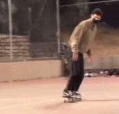 特斯拉突然失控撞歪电线杆,特斯拉瞬间失控事件