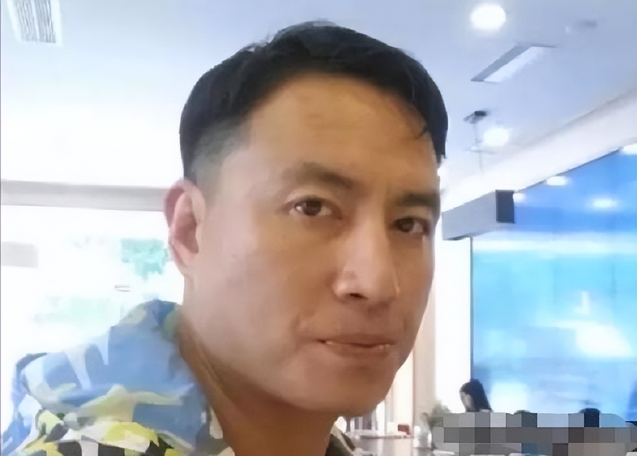 火烧靖国神社中三观正的日本小伙,中国小伙火烧日本靖国寺