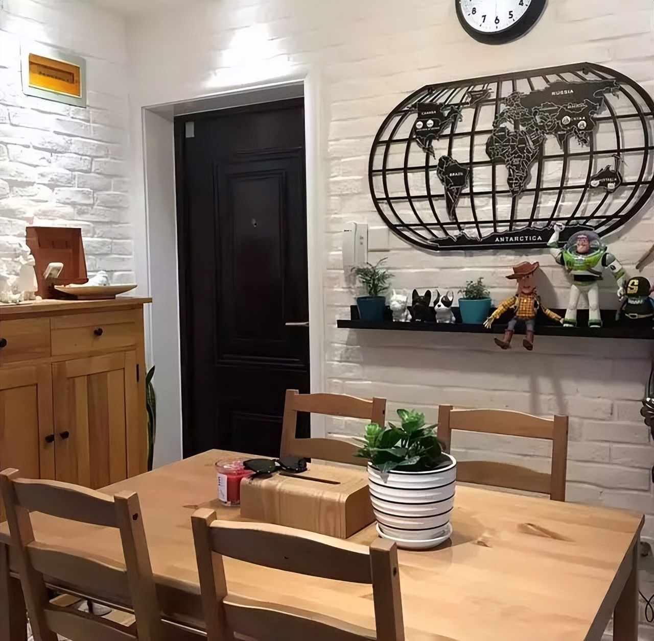 门套颜色与门不一样效果图,门套与门色差太大怎么办