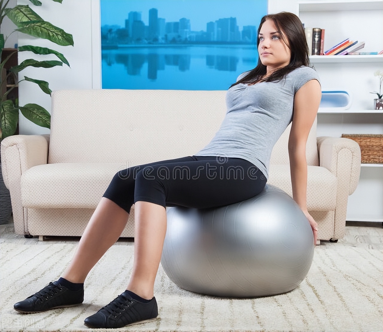 居家健身锻炼的六个健身动作,健身越早越好吗