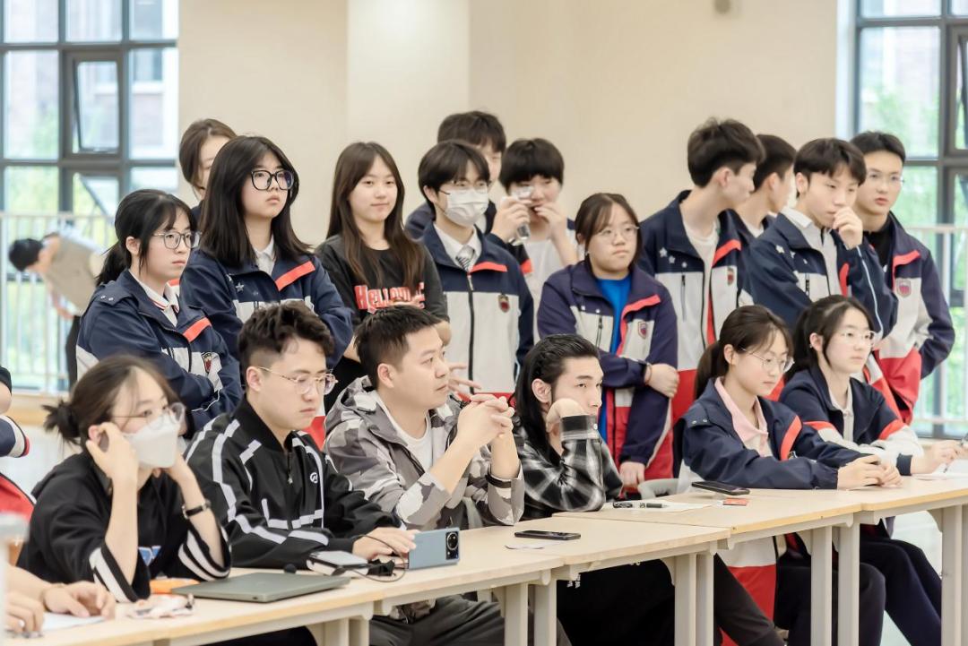 发生矛盾后大大方方解决,发生矛盾先道歉还是先冷静