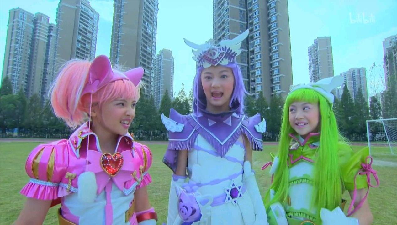 类似巴啦啦小魔仙真人剧,一模一样的巴啦啦小魔仙