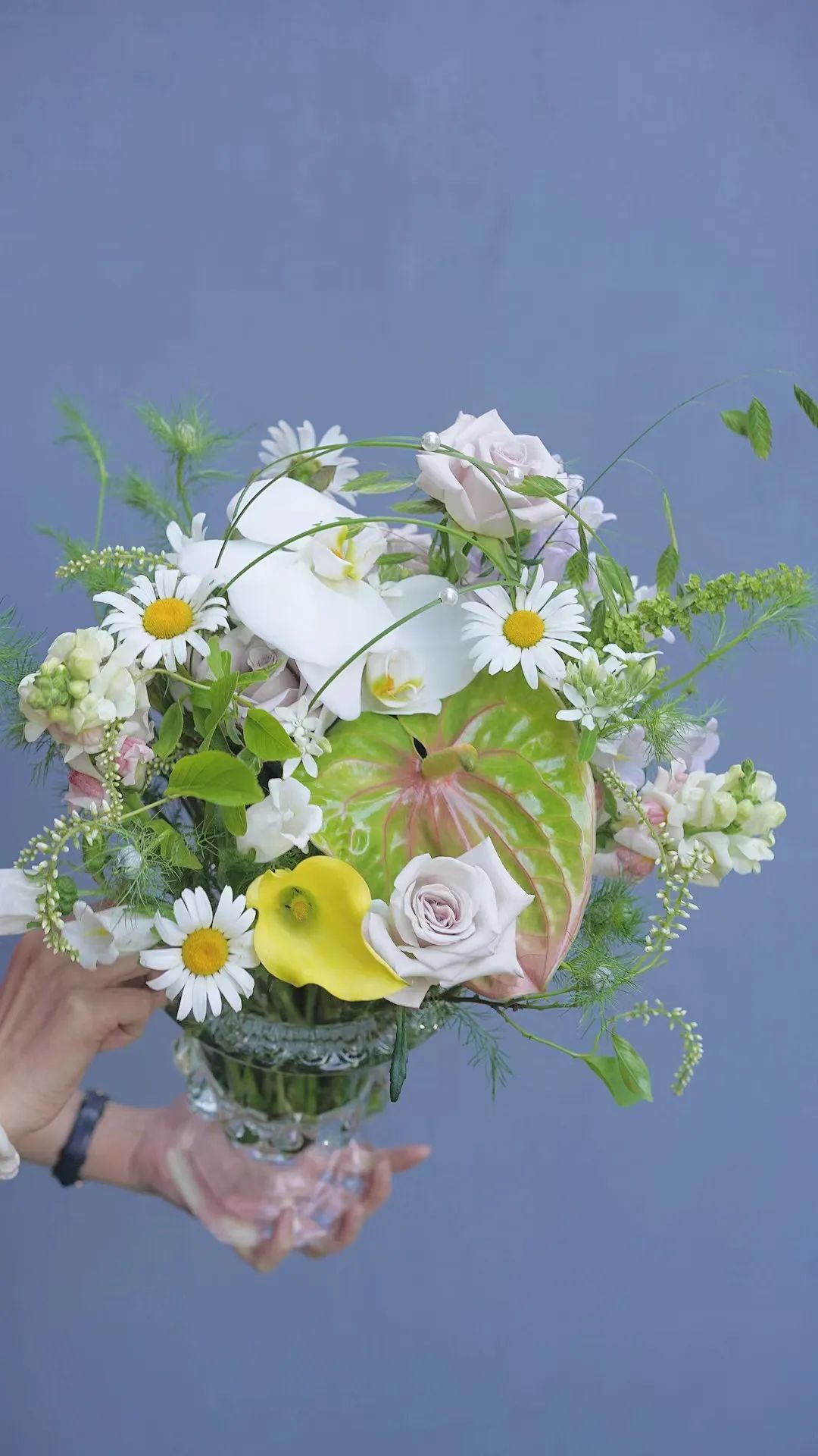 22岁，疫情下开62㎡花店，月营业额做到6万元，独特是他的标签