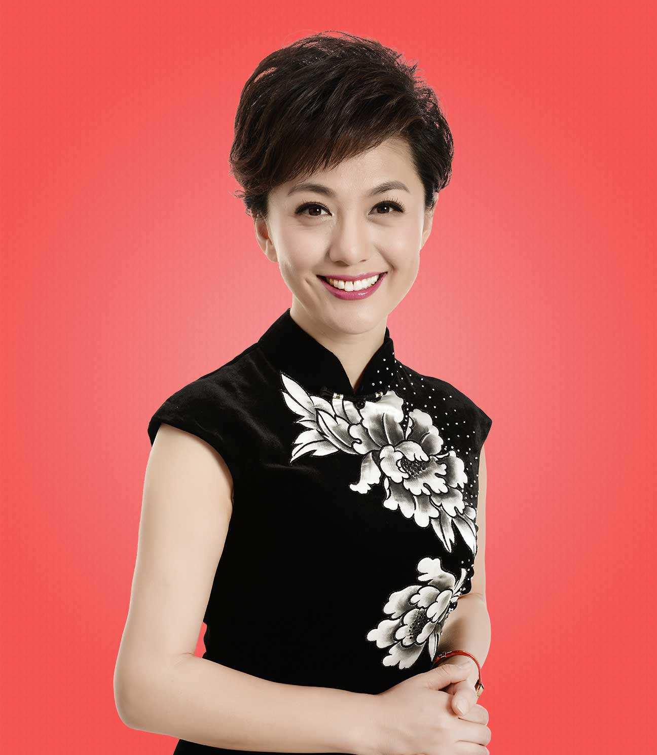 海霞妈妈年轻照片,48岁海霞的母亲