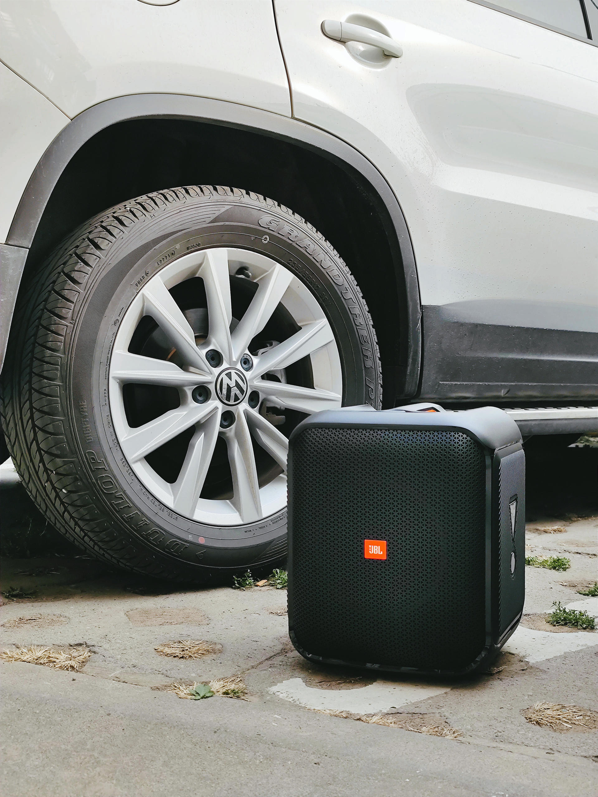 jbl音乐战将户外唱歌效果,新款jbl音乐战将