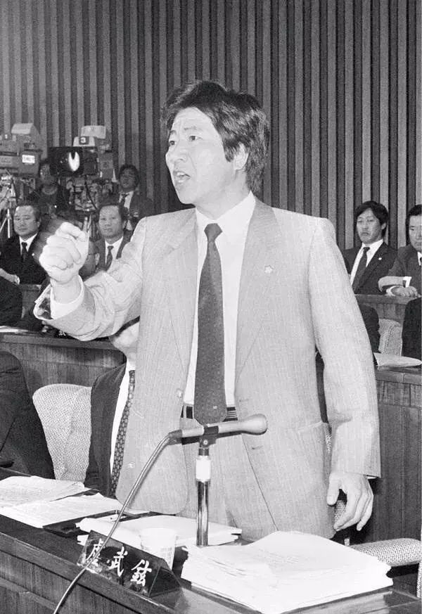 文在寅卸任总统后会怎么样,文在寅是怎么当上韩国总统