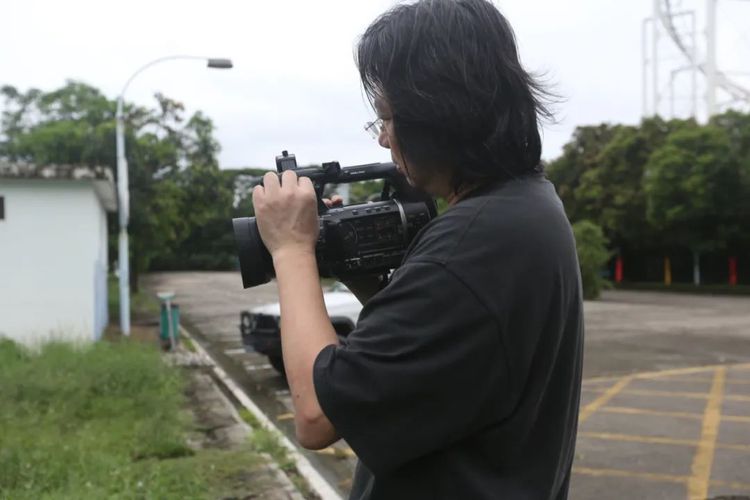 “人妖”李二毛：为爱情变性，被跟拍17年，离世多日才被发现