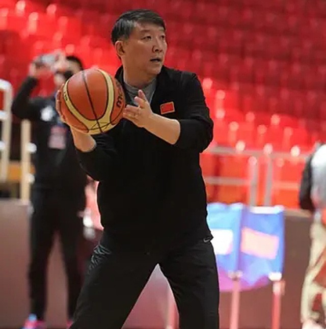 篮协主席宫鲁鸣,中国篮协会副主席宫鲁鸣