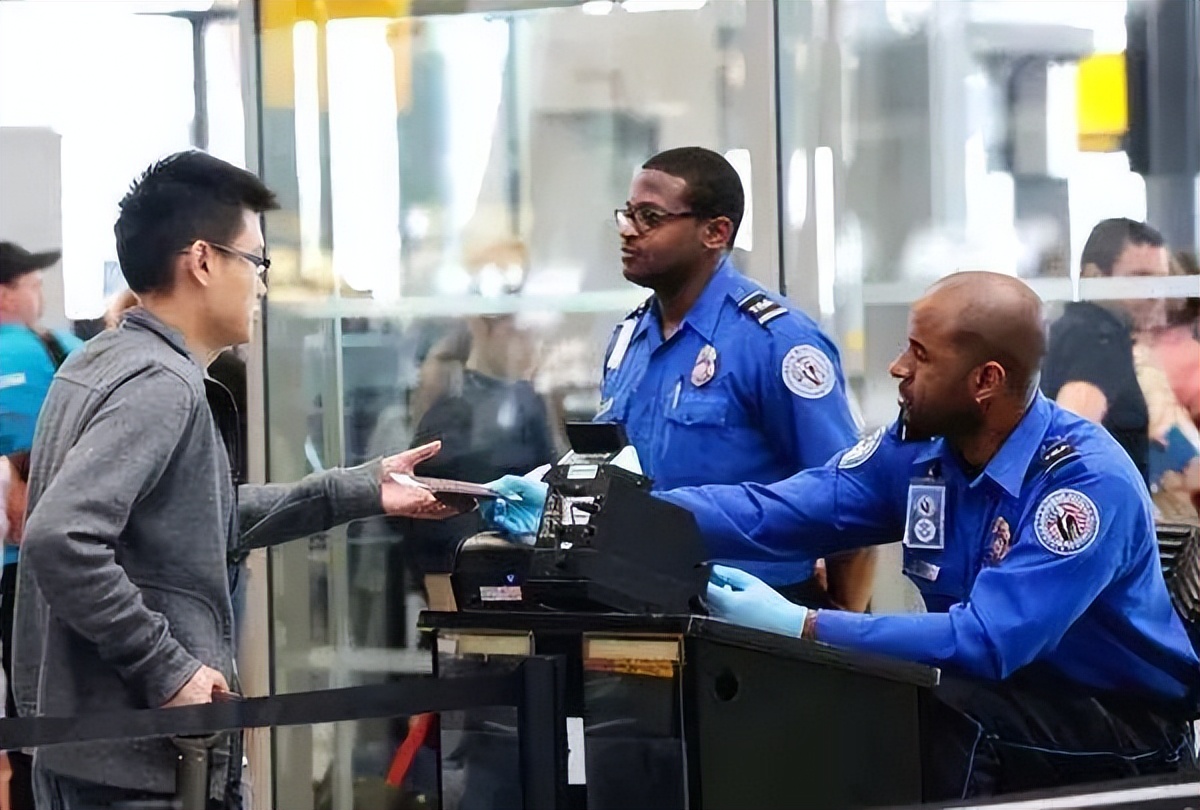 留学过海关不能带什么,中国留学生在海关被遣返