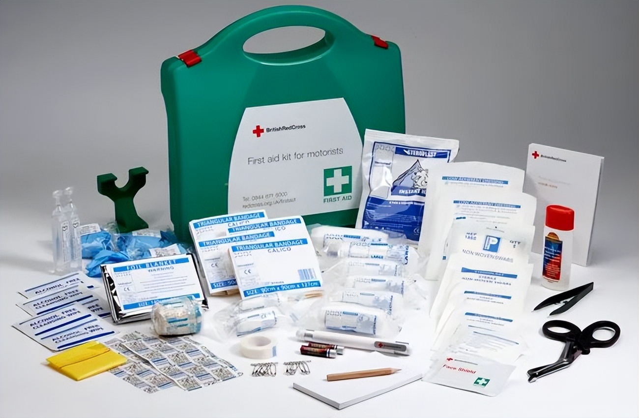 出门旅行需要带的药品有哪些,短途旅行必带药品有哪些