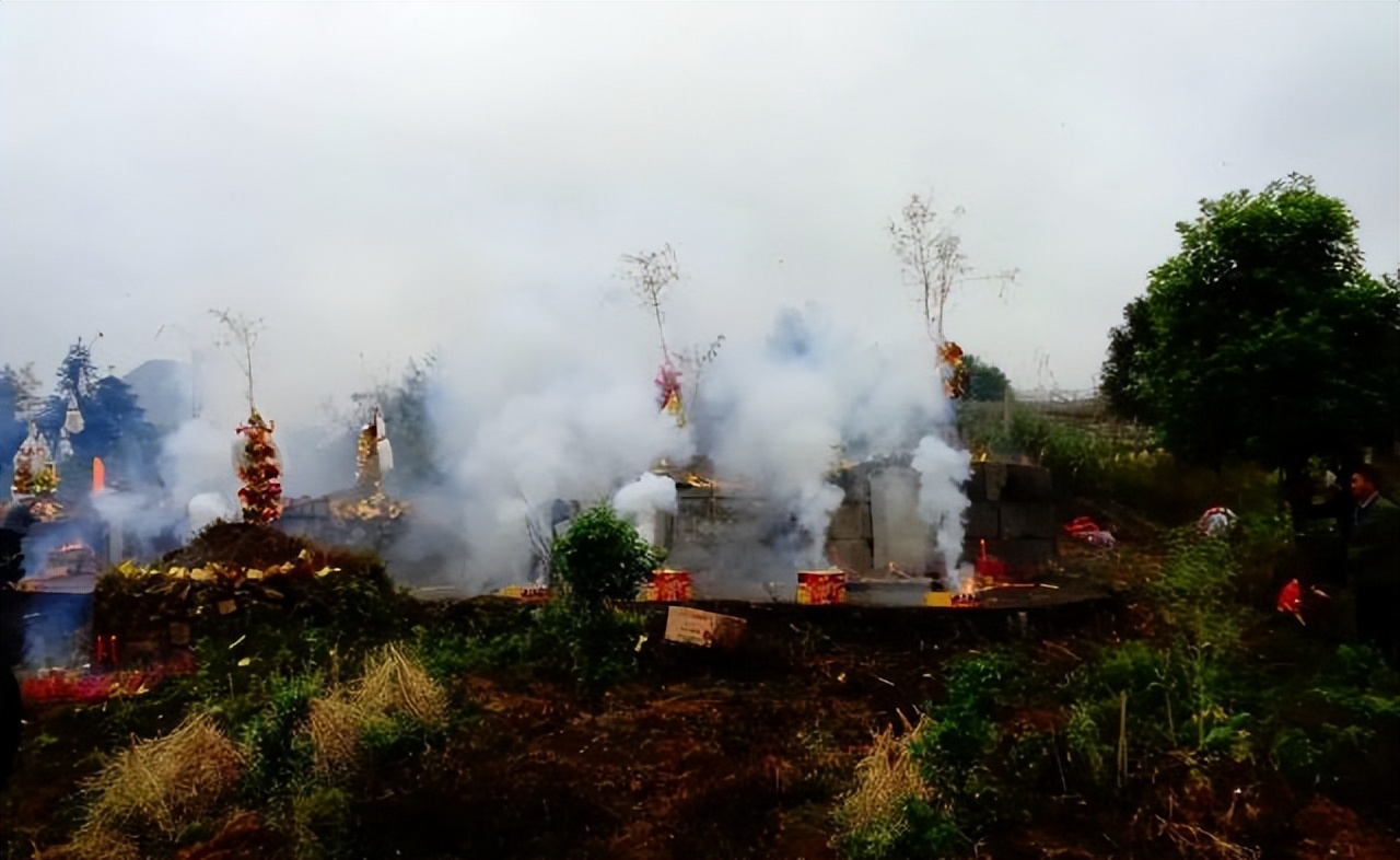 祭祖先上坟有什么说法,祭祖上坟要禁忌哪些事