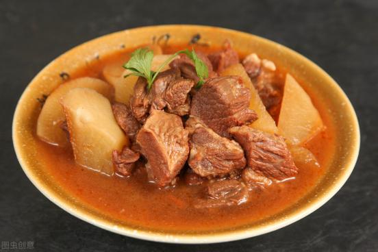 煮牛肉要放盐吗怎么放好吃,煮牛肉时放不放酱油