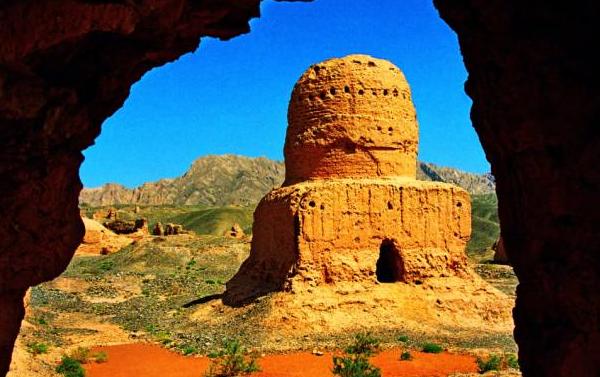 丝绸之路对中外交流起到什么作用,丝绸之路在中外交流中的作用