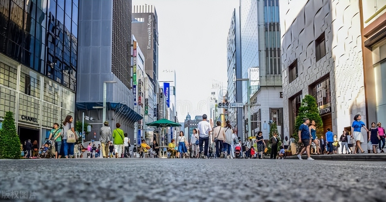日本人为什么去实体店消费,为什么日本人喜欢购买国货