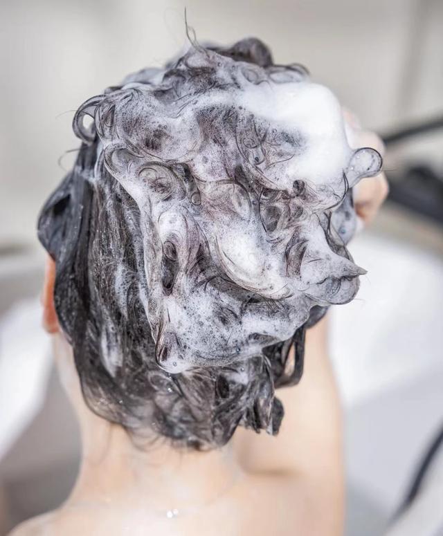 如何正确洗头发避免掉发,如何正确洗头才能减少掉发