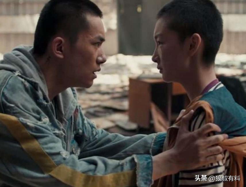 她拿烟头烫同学，逼吃头发，法庭上：快点判，我下个月过生日呢