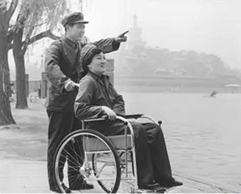 妻子地震截瘫感人视频,妻子汶川地震失去腿丈夫不离不弃