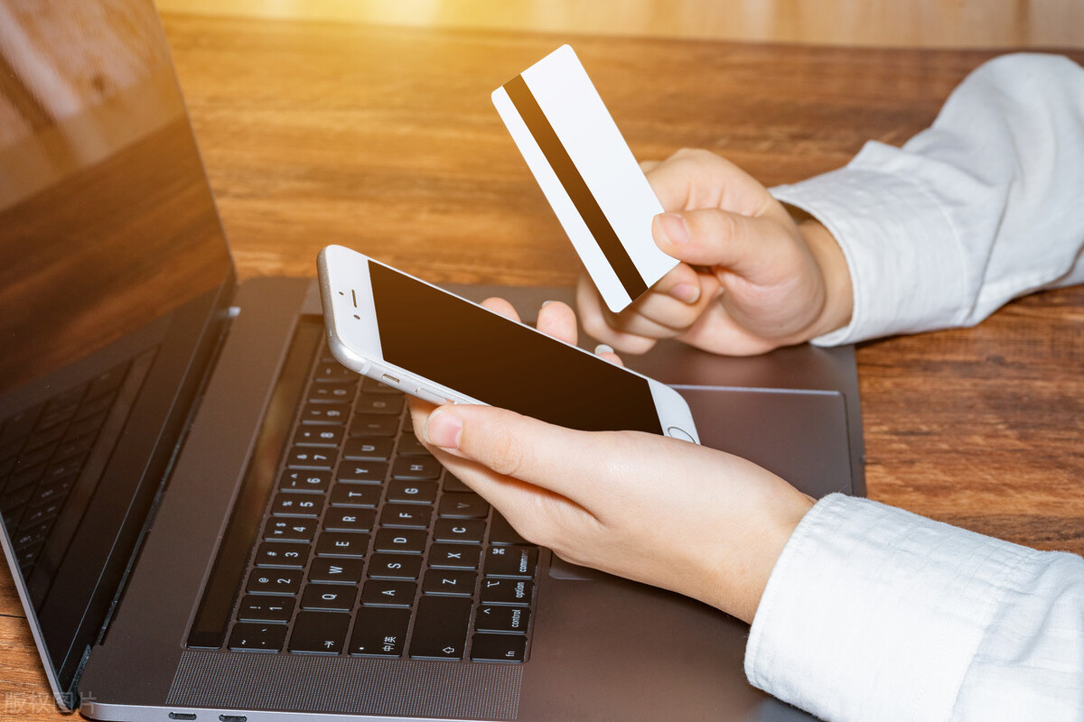 大学生信用卡利大于弊,信用卡退息退费弊与利