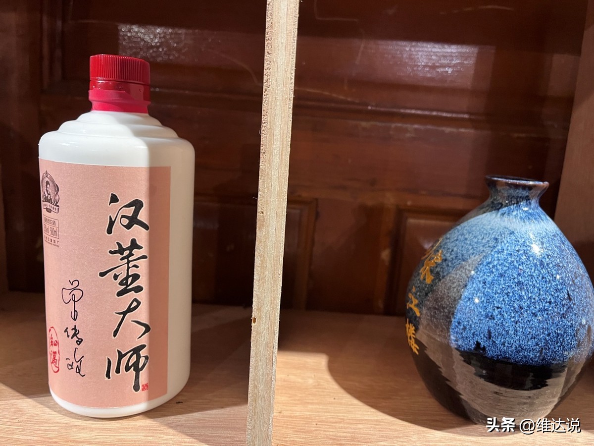 上海*迁拆**户办喜宴，山东一家3口前去吃席，随礼999入席惊呼：豪横