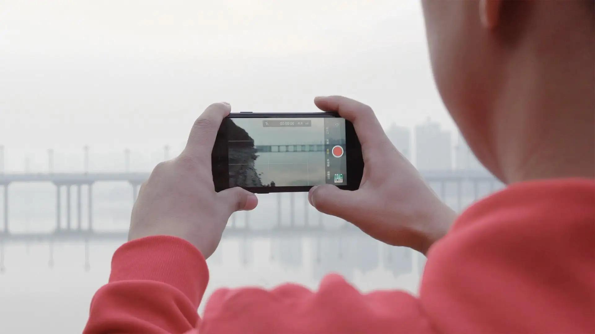 对专业影像设备发出挑战！很Pro的手机正在让普通人成为时代焦点