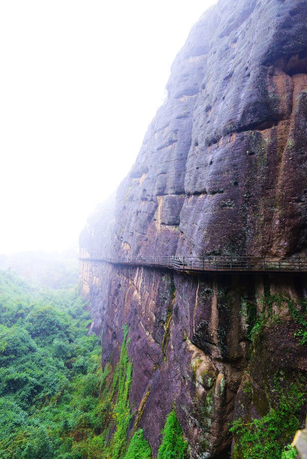 问道龙虎山，观“天下三绝”，“道教第一山”碧水丹霞入画来