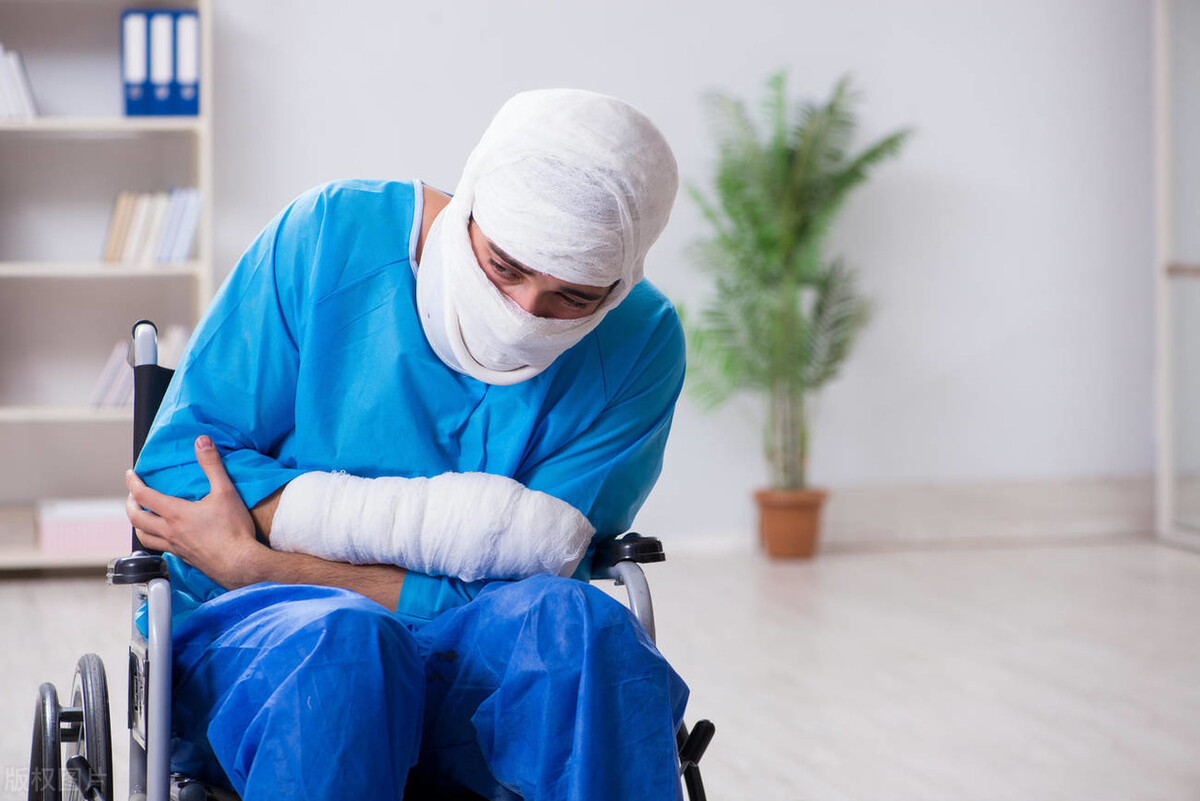 老年人怎么预防髋关节骨折,老年人易骨折怎么预防