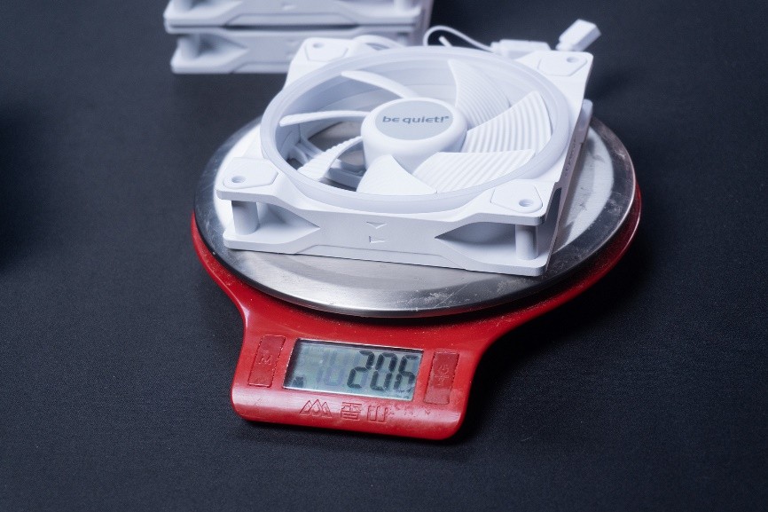 新风扇就是好，德静界Lightwingswhite，白色RGB秀起来