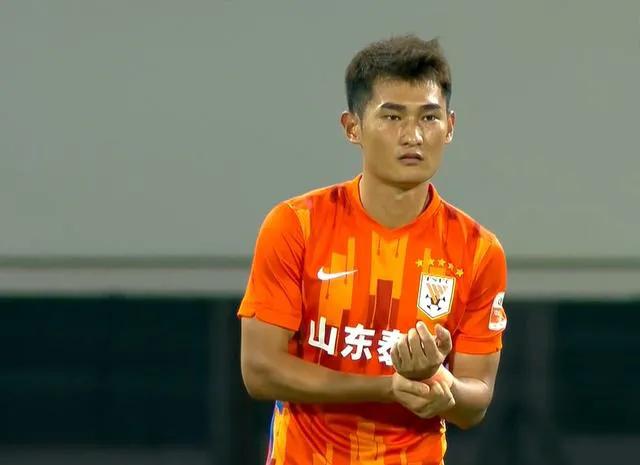 崔康熙谈山东泰山队战术细节,山东泰山5比1战胜河南队崔康熙