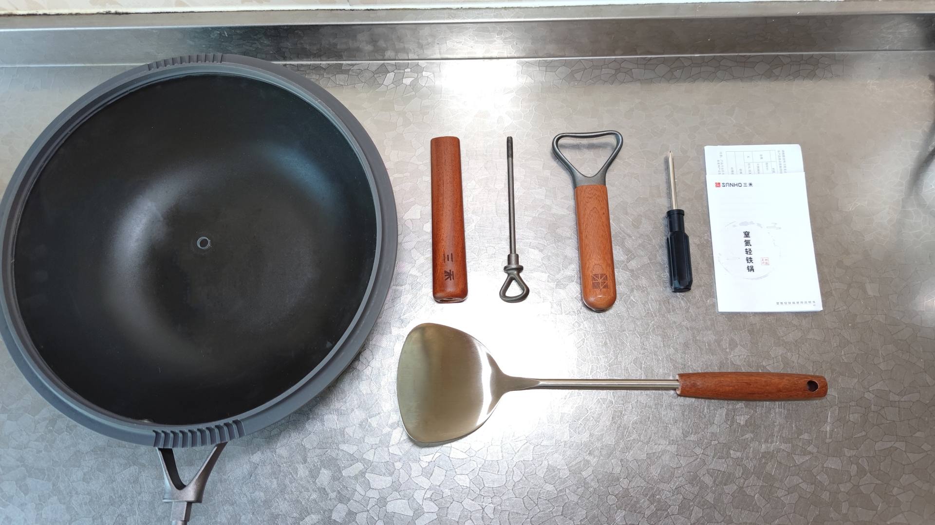 什么铁锅炒菜不易糊锅,铁锅怎么炒菜不容易糊