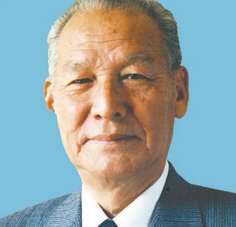 公安部长上交*小平邓**一份报告，邓公看后直言：这根本解决不了问题