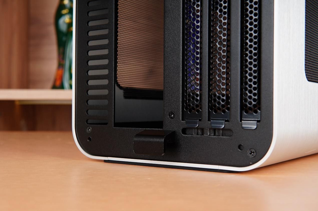 乔思伯v11主机配置推荐,乔思伯v11和v8机箱