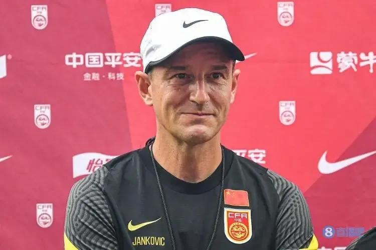 新国足主帅扬科维奇集训名单,国足主帅扬科维奇或将下课
