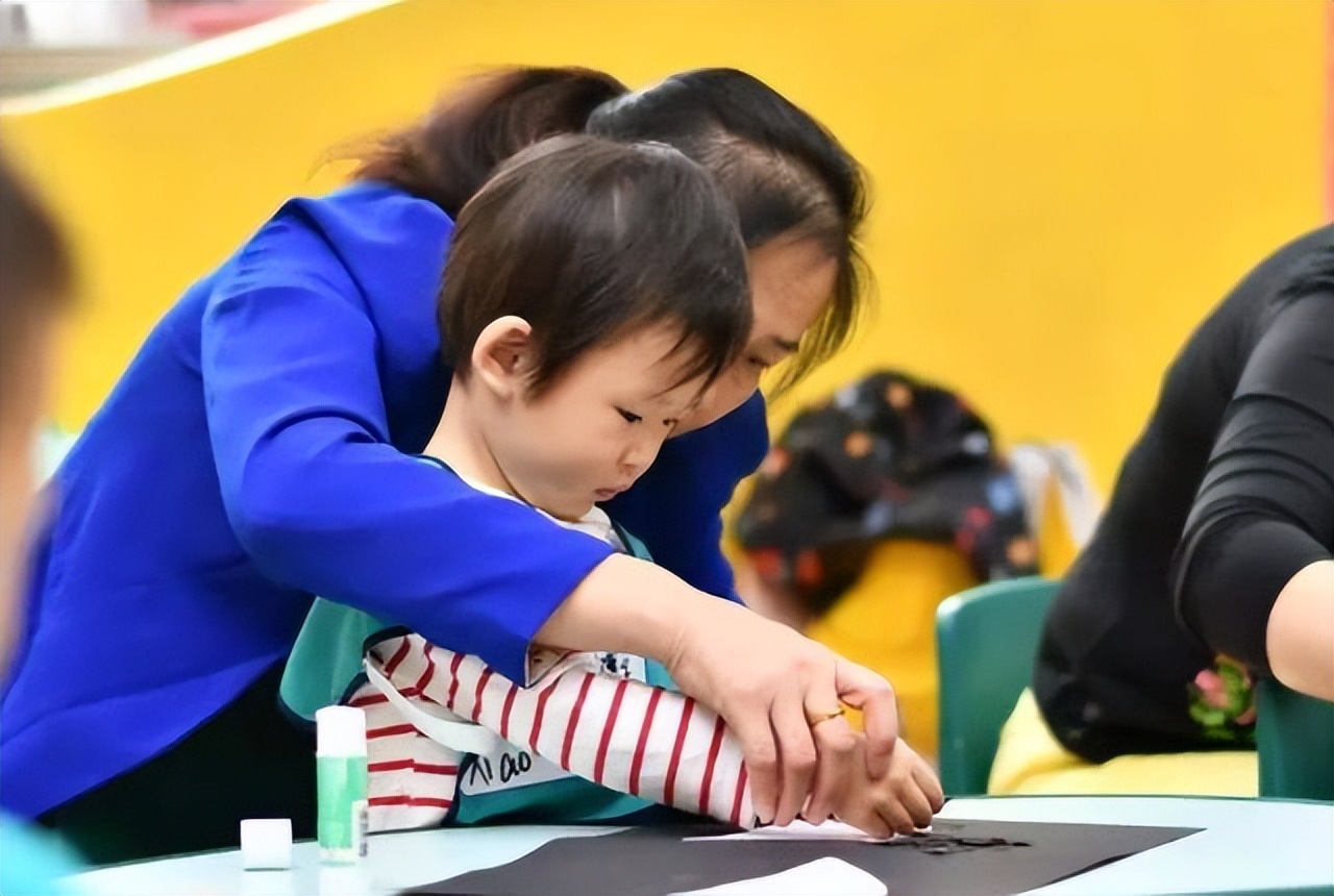外出旅游晒娃怎么发朋友圈,旅游晒娃的朋友圈