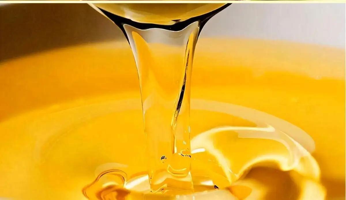 宝宝多大吃食用油比较合适,宝宝几个月可以吃食用油