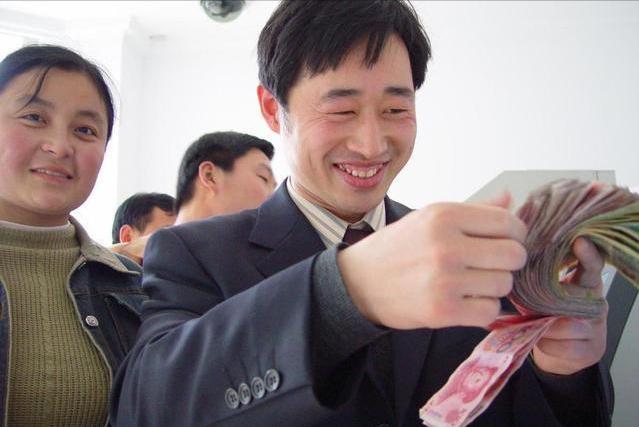 在中国有100万存款的人占多数,在我国有100万存款算什么收入水平