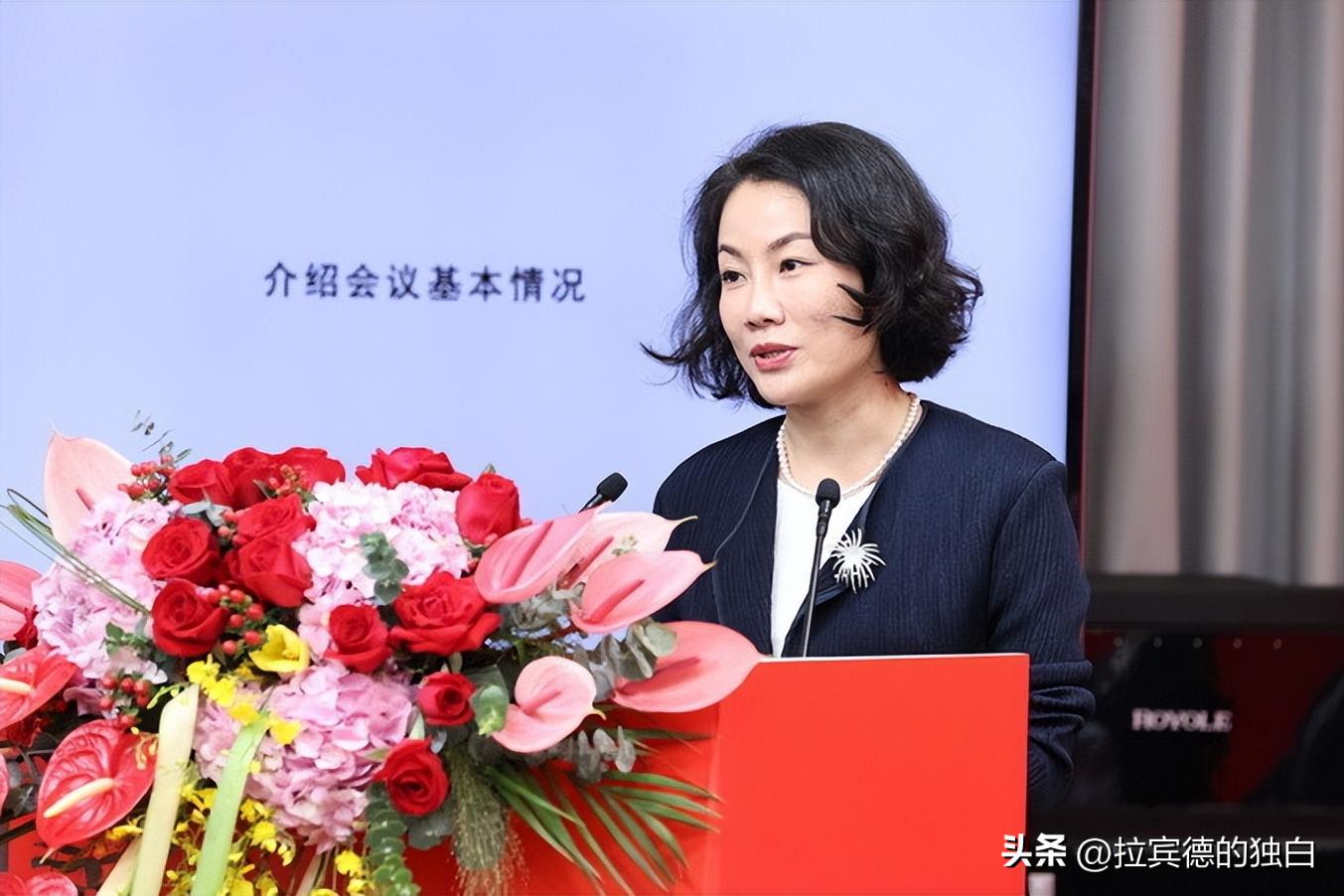 中国最贵女秘书朱旭：年薪849万，年终奖1000万，48岁至今未婚