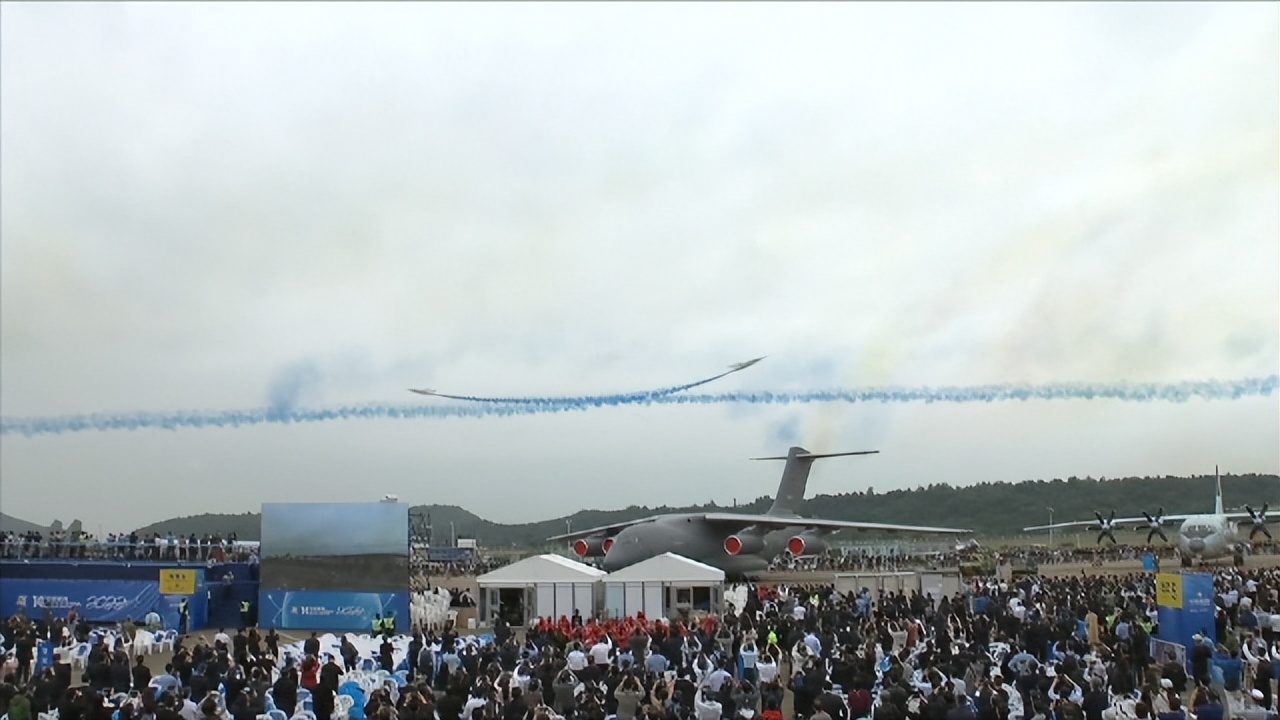 俄乌冲突、中美博弈下，一文看尽本届珠海航展防务亮点|凤凰聚焦