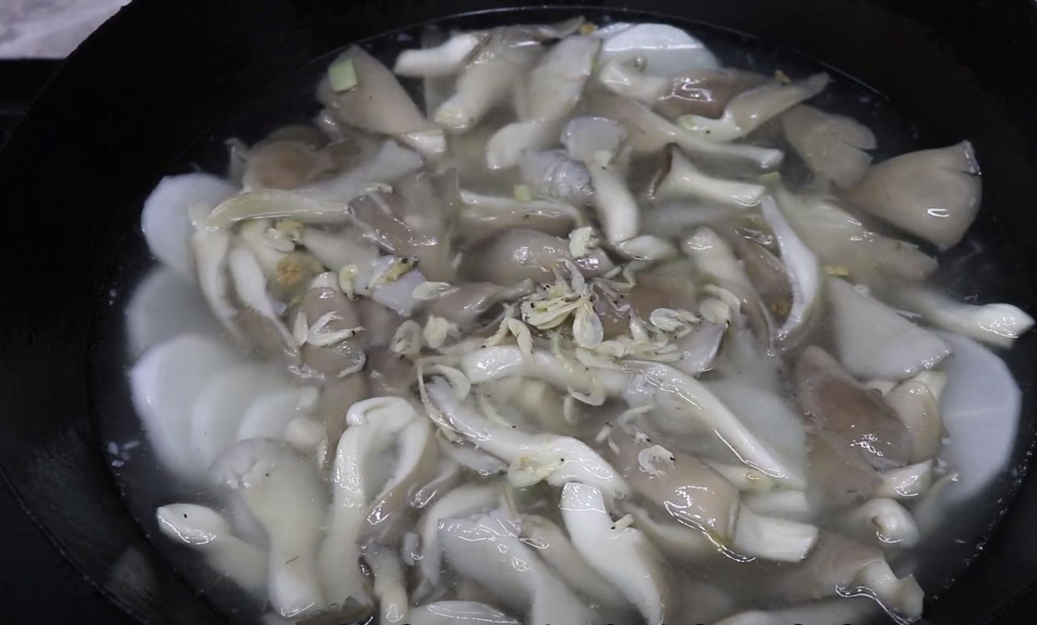 新冠咳嗽吃润肺止咳胶囊有用吗,咳嗽有痰喝点什么润肺止咳