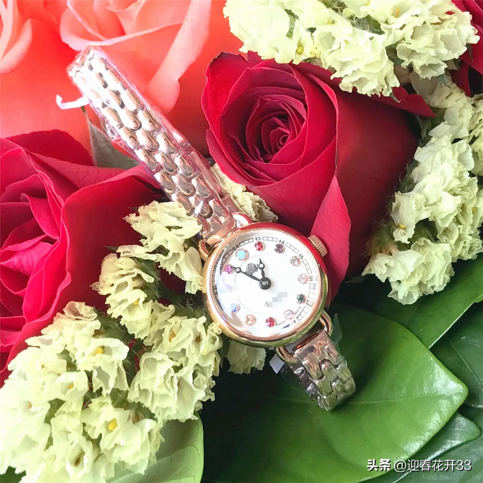 瘦弱老公去当搬运工，只为给我买生日礼物。手表里的玫瑰只有我懂