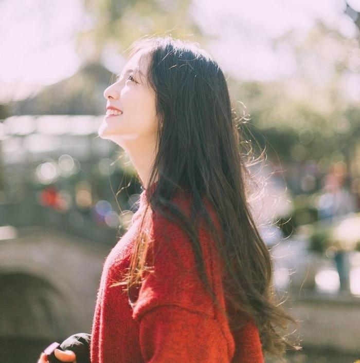 想要做一个女人该怎么做,做个有松弛感的女孩